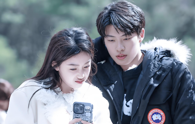 海王滕光正宣布单身,是孙怡让他滚了还是移情别恋?