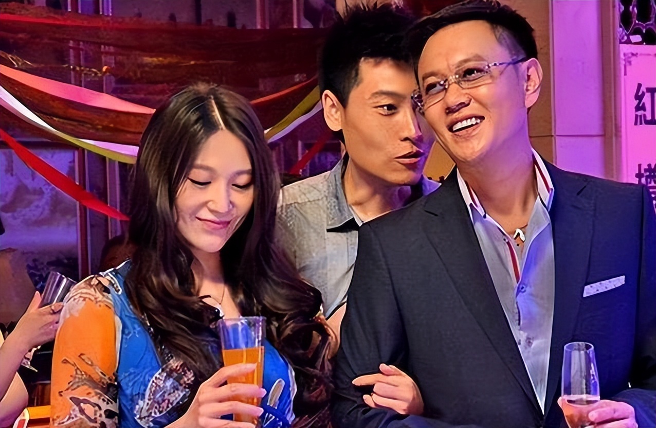 “最贵龙套”冯嘉怡:身为富豪爱演戏,片酬不够车油钱,只为过瘾