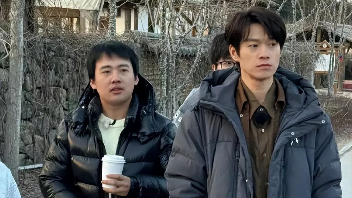 网曝郭麒麟综艺近照惹争议！过年吃胖发福到离谱，网友直呼认不出