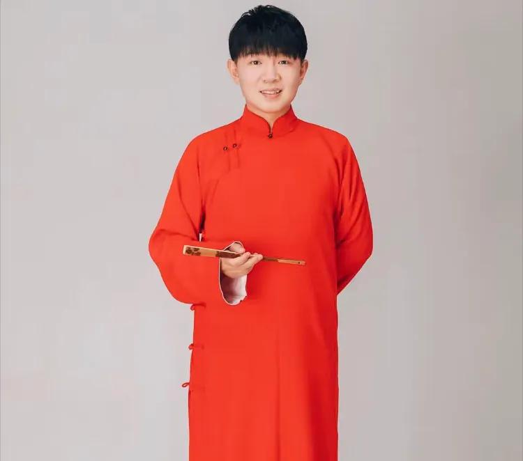 相声新势力卢鑫玉浩疑裂穴！曾拿下笑傲江湖冠军，多次婉拒郭德纲