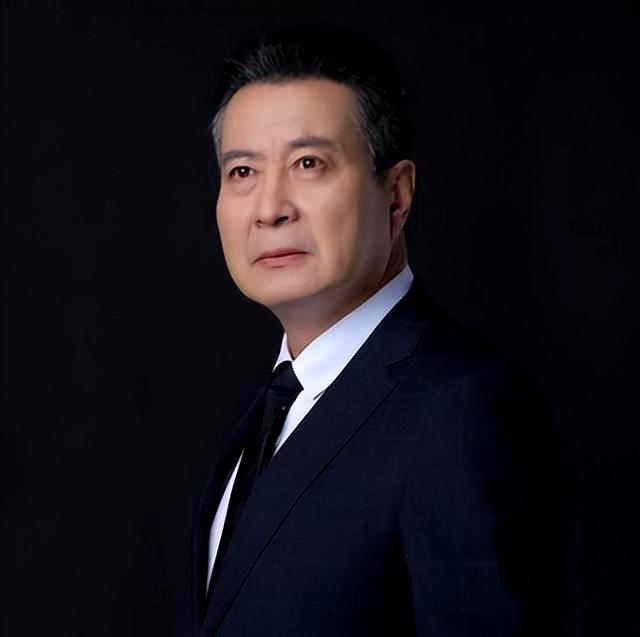 国家一级演员徐文广:戏红人不红,娶朋友女儿为妻,如今过的如何