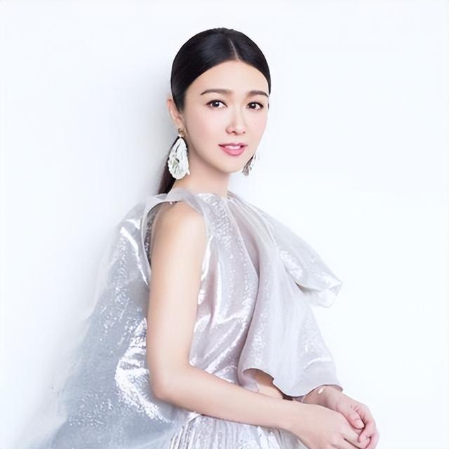 “香港最后的少女”几次差点嫁入豪门，如今43岁依旧单身