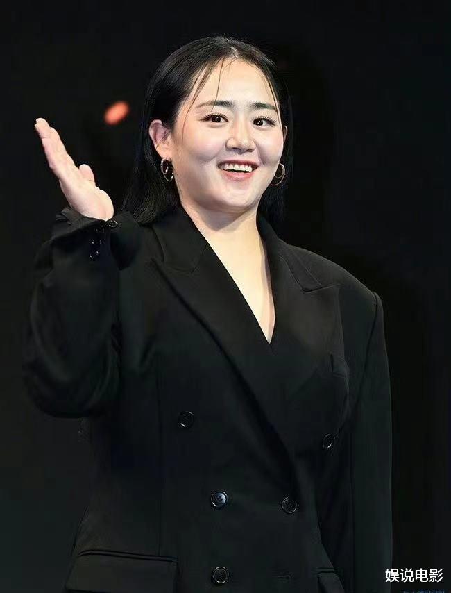 文根英肿么了？