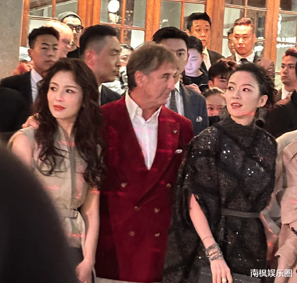 当45岁章子怡和46岁刘涛站在一起，我才彻底明白，什么叫顶级自律