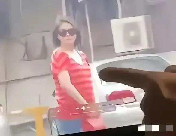 张兰喊话具大妈说对不起,18年打掉了你孙子,大S面子根本挂不住