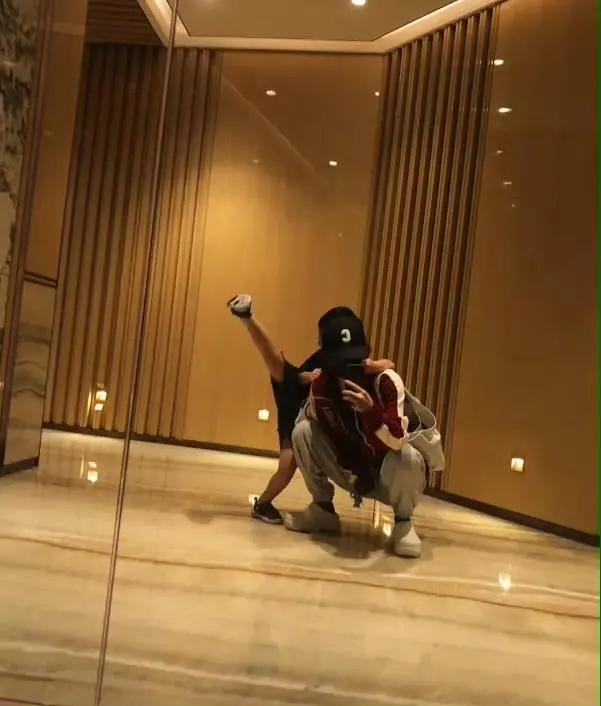 冯绍峰带儿子看舞台剧,5岁想想近照曝光,小脸圆润好可爱