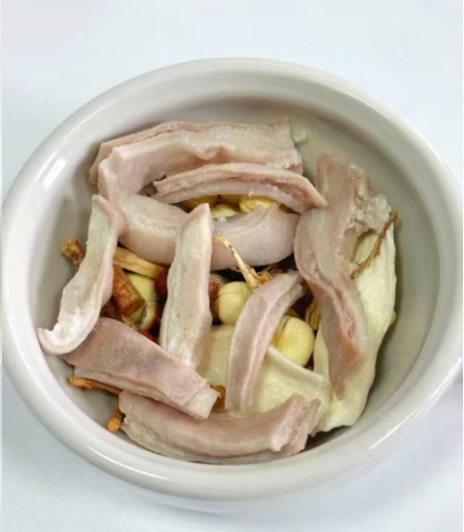 “春季一碗汤,夜里睡得香”,平常多喝这汤,养心安神,别不懂吃