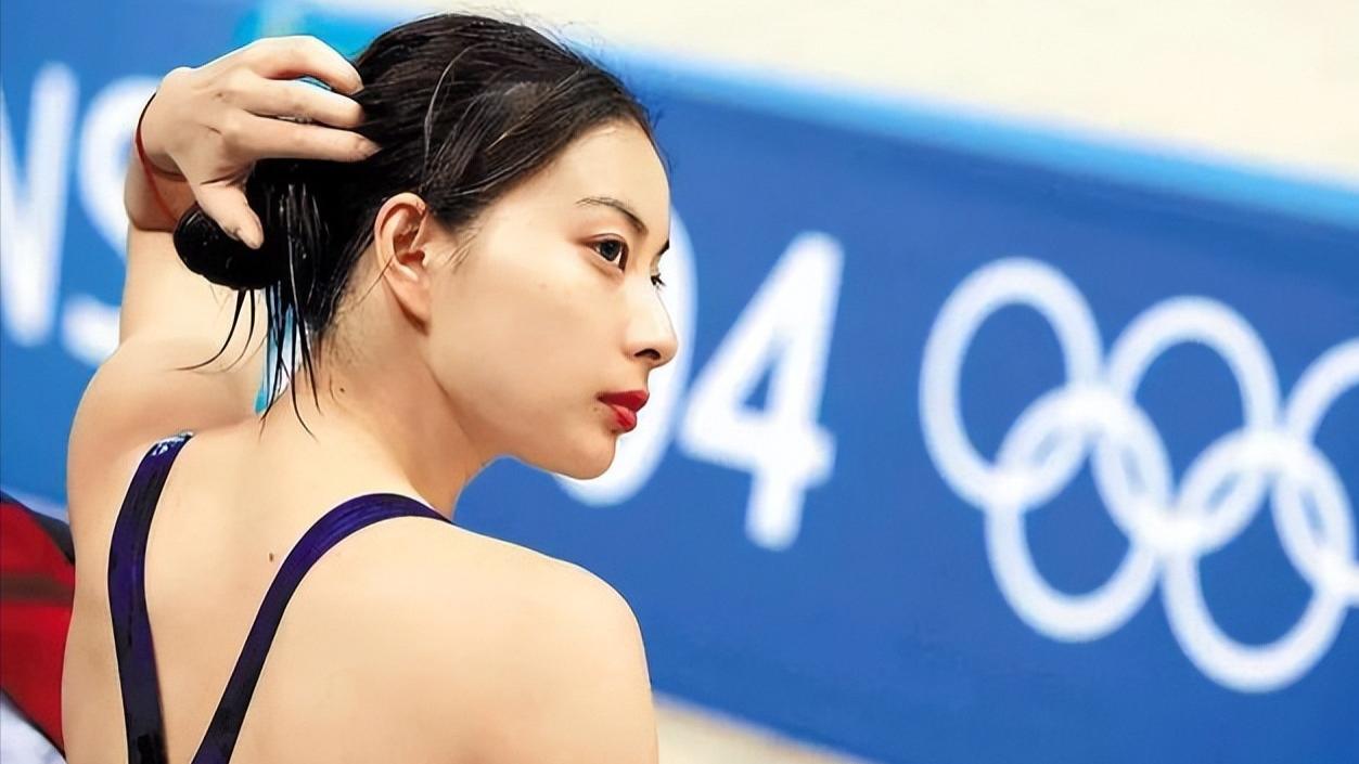 郭晶晶：我每次化完妆，霍启刚都怕我跑了，看到妆容照果然不假