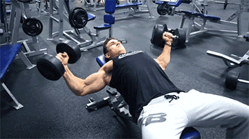 怎么练出饱满大胸肌？牢记几个练胸技巧，附一组练胸动图