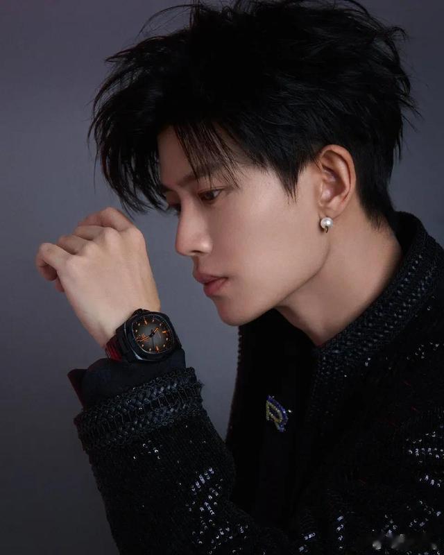 跨年晚会一夜，最帅男艺人洗牌，酷盖登顶，于适第9嘉伦第8李现6