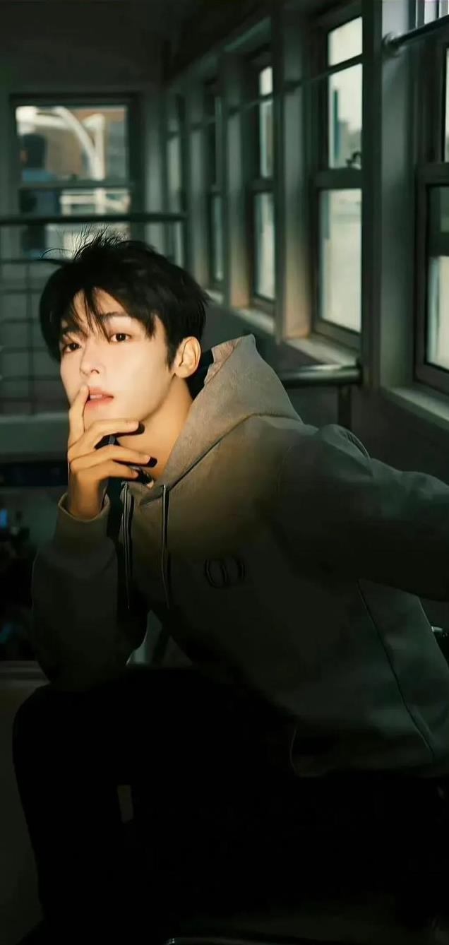 尖叫之夜来袭,美男洗牌,成毅登顶,龚俊邓为陈哲远侯明昊等上榜