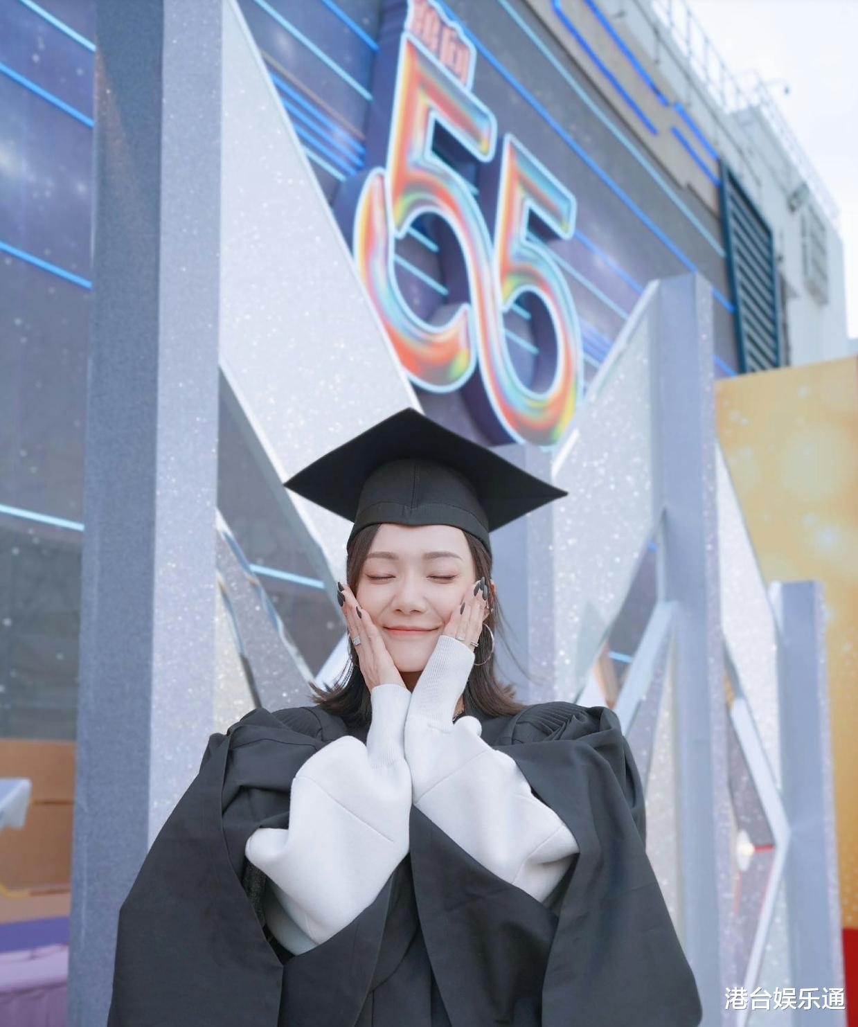 前TVB花旦王君馨办训练营，学费高达1.8万港元，网友质疑是割韭菜