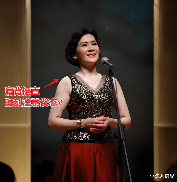 女人老了脸上有这4处“饱满”,会越老越耐看,看65岁肖雄就知道