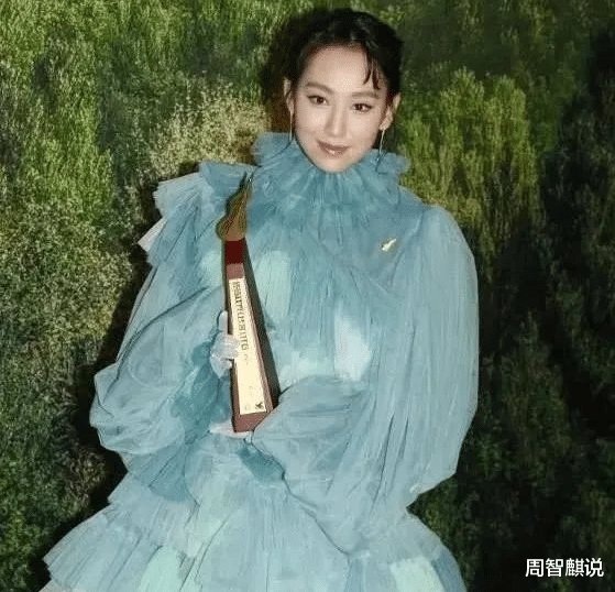 TVB小花继续被雪藏,没参加台庆绝迹各大颁奖礼,高层未正面回应