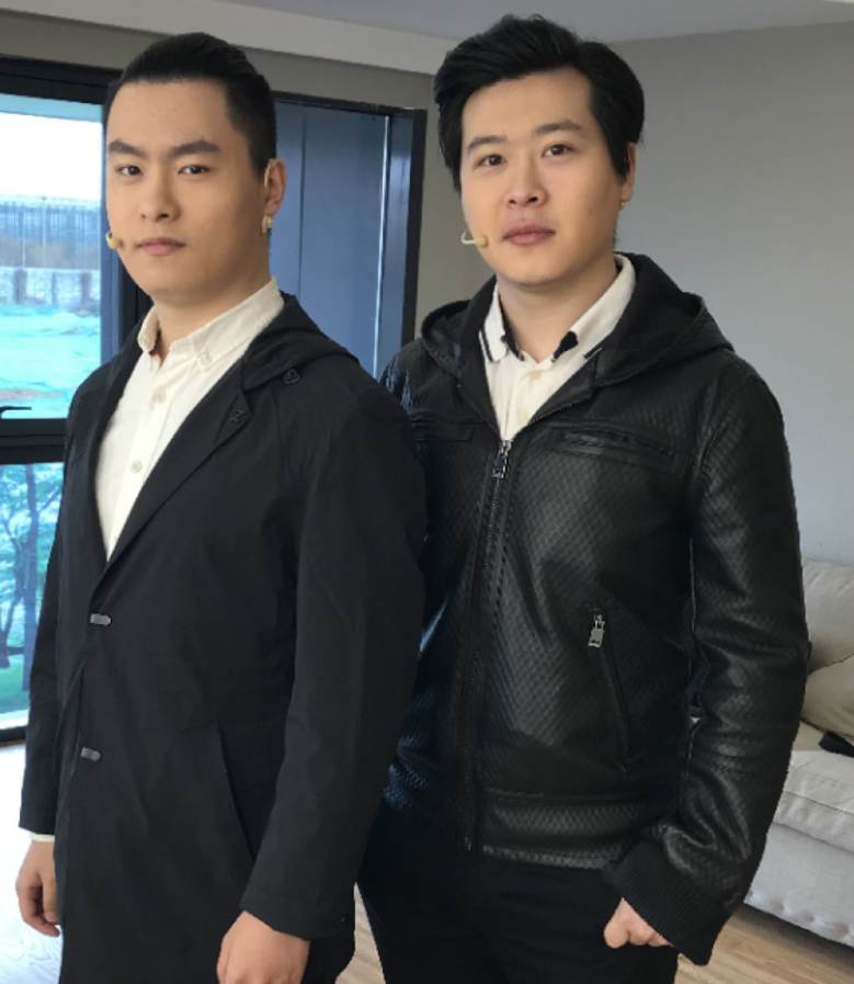 他是国家一级演员,娶恩师女儿为妻,生下双胞胎儿子成他最大骄傲