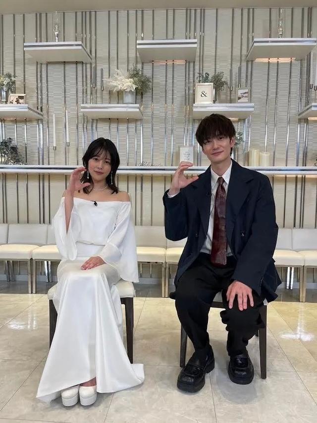 这对突然官宣结婚！才刚演完夫妻