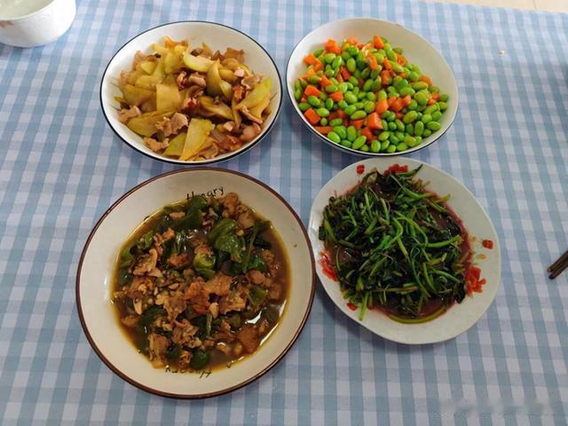 江西县城一家三口的午饭,两荤两素,15分钟搞定,网友:是个狠人