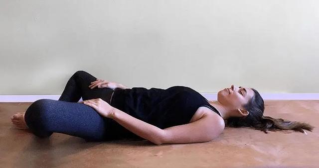 常练这10个瑜伽动作，加强盆底肌，展女性魅力！