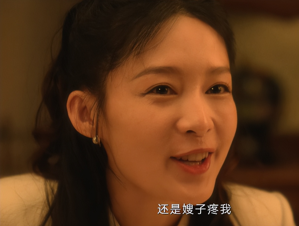 同样是和王阳演对手戏,把李沁和高露放一起看,差距一目了然