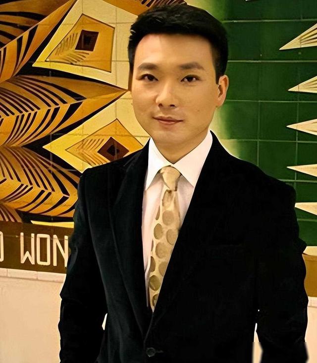 暂别《新闻联播》栏目组,央视门面担当康辉收获新身份