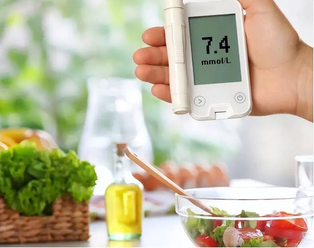 62岁男子坚持不吃晚饭,血脂血管大变样,1年后身体状况让人惊讶