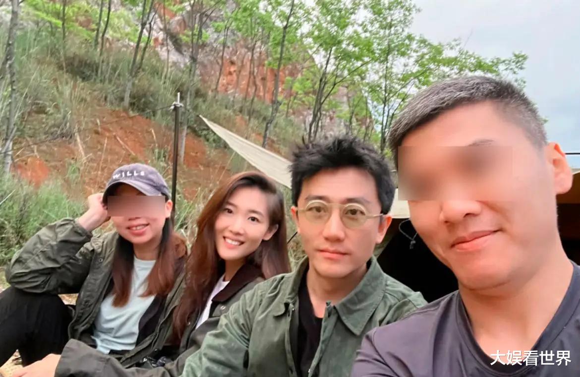 黄轩女友剧组探班,买披萨被赞亲和没架子,本人颜值又美又知性