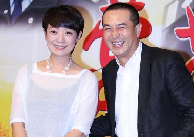 国民老公张嘉译人设一夜崩塌！王海燕深夜发文：一纸协议，不再见