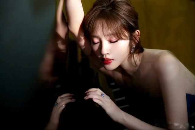 唐艺昕,婚后不出来拍戏,可惜了