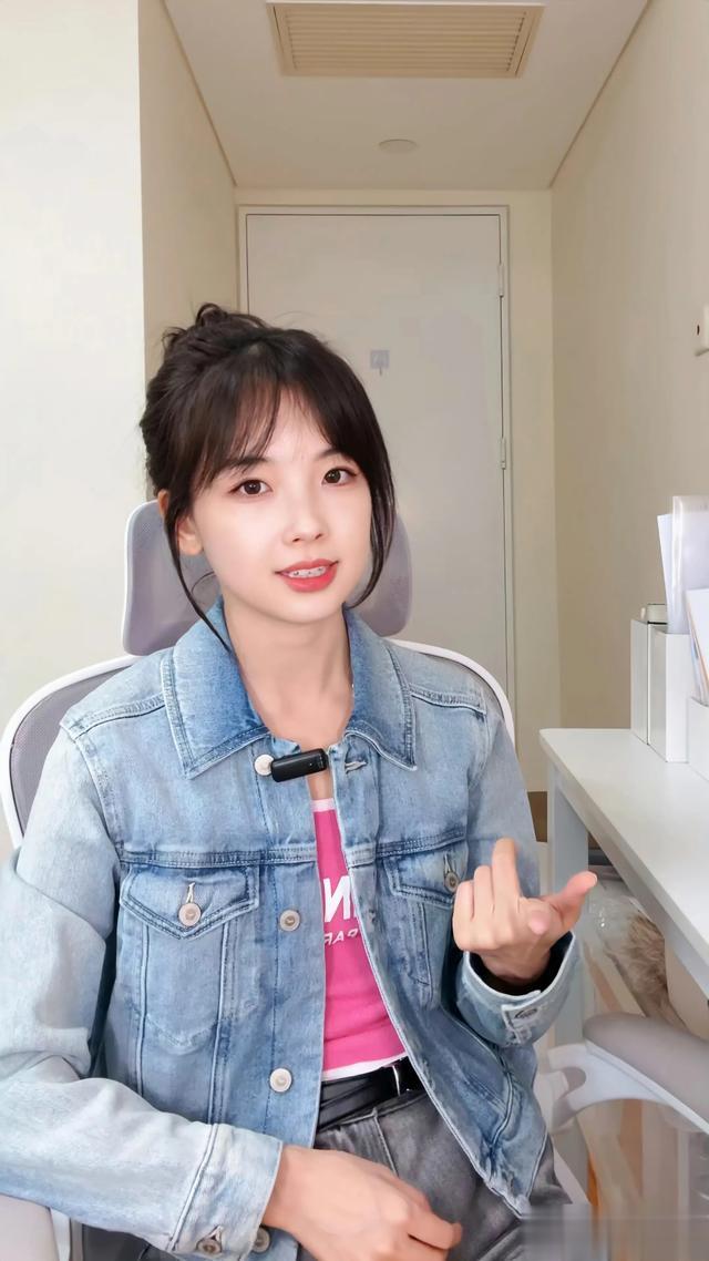 近几年见过最清纯最惊艳的女星王冰冰超可爱蓝色牛仔裤