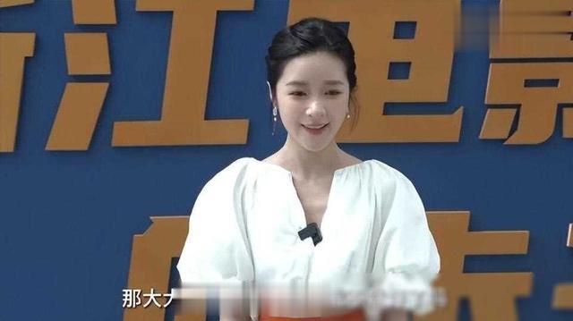 《长江七号》的“假小子”徐娇官宣回归周星驰公司,晒和星爷最新