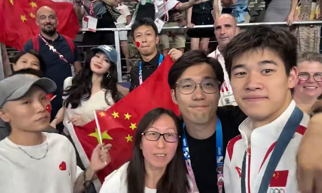 潘展乐意外卷入合影争议,刘诗诗被批“蹭上瘾”,奥运也不放过