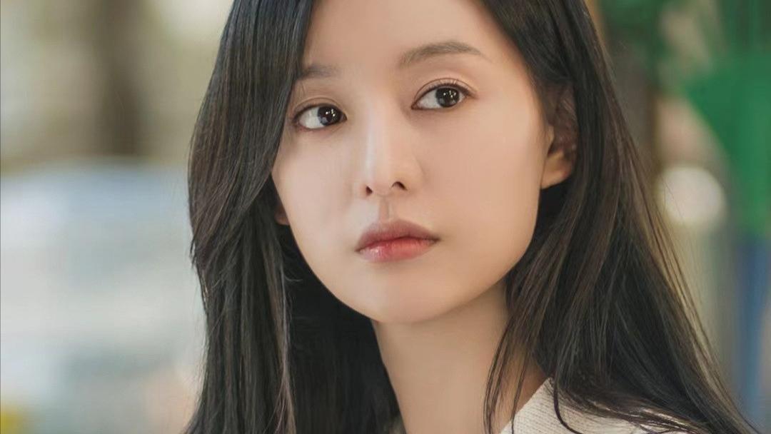 不得不说！32岁就火遍全球的金智媛，在韩娱是个奇迹