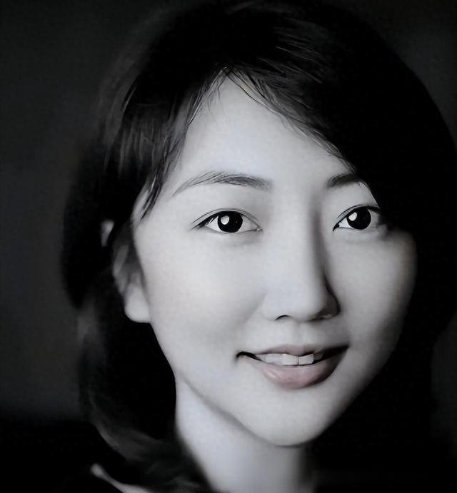 一觉醒来3大瓜!劈腿傍富婆,越扒越有料,网友:幸好汪峰逃得快