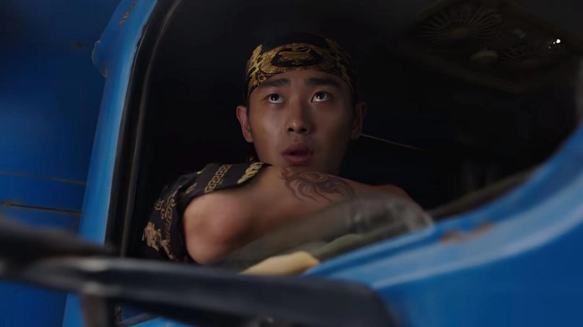 瞪眼咆哮，摇头晃脑，《边水往事》这位败笔演员，看着让人难受