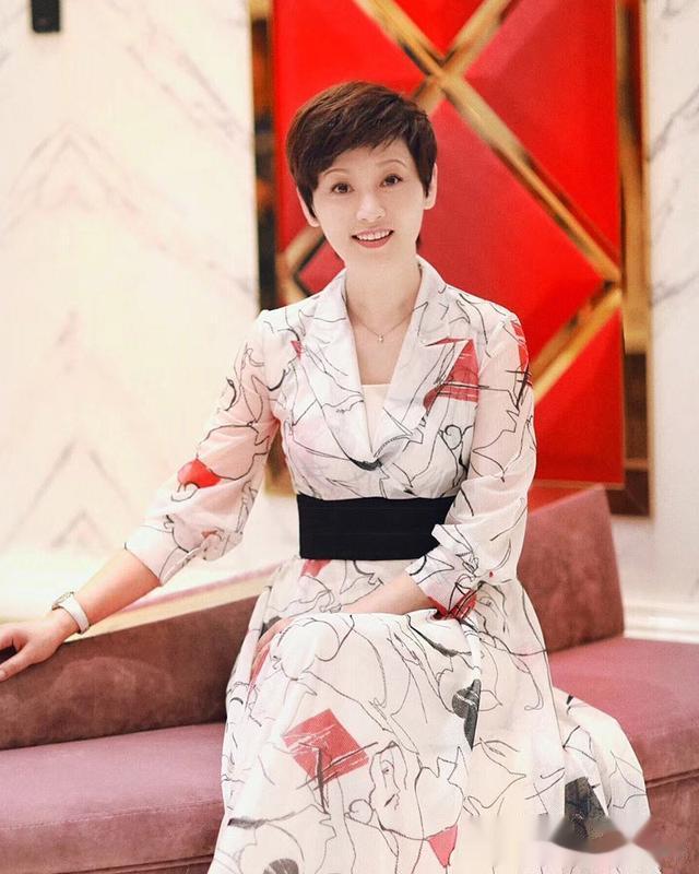 被王志文赶出家门,答应冯小刚不生孩子,卑微窝囊的她才人间清醒