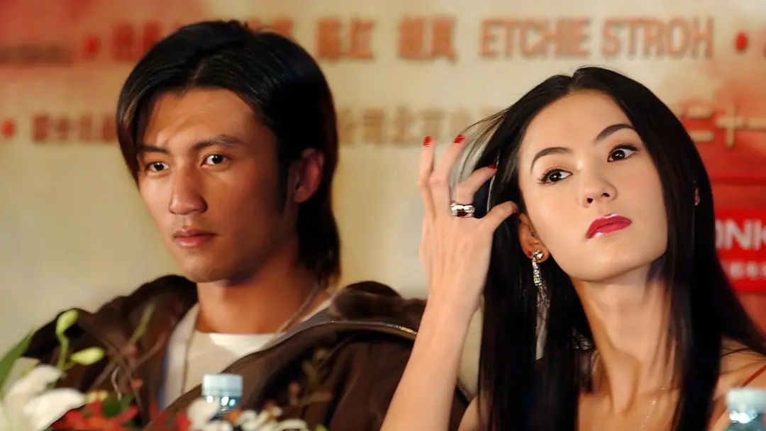 张柏芝17岁大儿子罕见露面,又痞又帅,17岁似翻版谢霆锋,可惜身高有小瑕疵