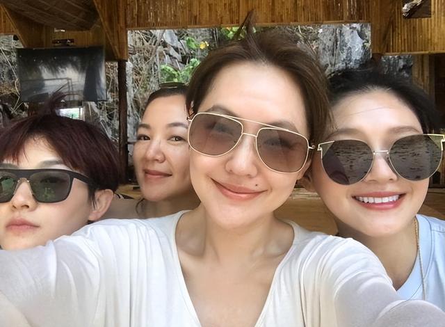 大瓜一个接一个 大S完事后，小S的大瓜又来了！比大S家还劲爆！