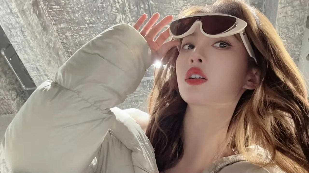 金晨高清怼脸拍！嘴巴转正了，鼻子也不假了！或已取出假体 ！