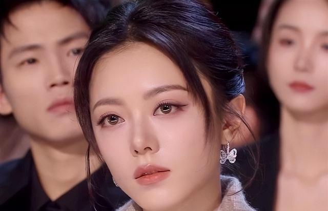 同样是“国民闺女”,有人红成一线,有人沦为糊咖,差距一目了然