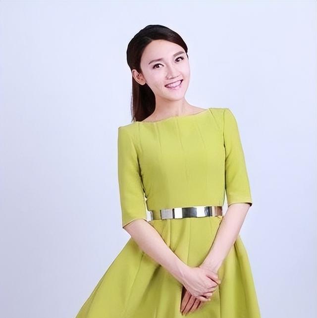 龙洋:号称“央视穷鬼”的她,择偶标准高到离谱,如今怎样了?