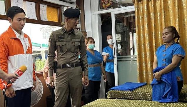 噩耗,31岁女歌手因颈部按摩离世,从瘫痪到离世仅1个月时间