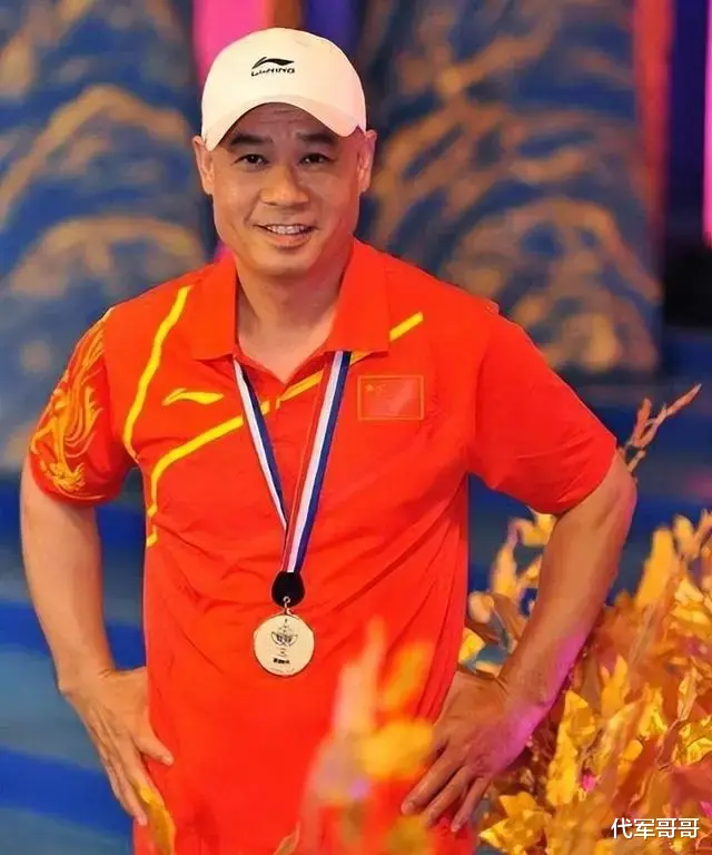 李宁之妻陈永妍:结婚六年无子,见证丈夫大起大落,44岁冒险生女