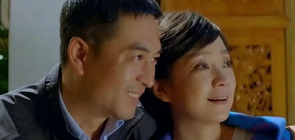 张嘉益工作室终于给出回应，四字说清与王海燕婚姻状况，不用猜了