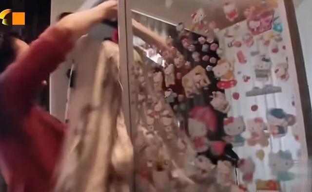 许晴豪宅内部曝光,家里堆的满满的,难怪活的像小公主