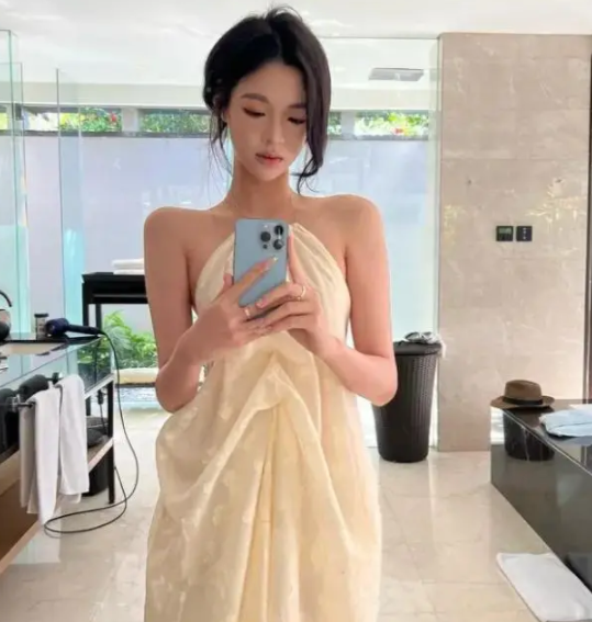 王思聪又换新女友!这次东京街头甜蜜被拍,美貌不输前任!