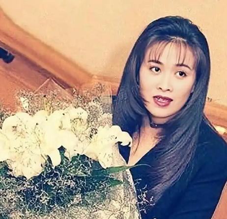 抛弃刚出生儿子，“白睡”那英十年后入狱两次，如今的他怎么样了