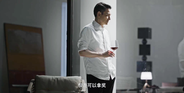 央视点名表扬,雷佳音赵丽颖们开了个好头!电影圈的“天”,变了