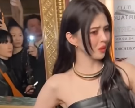 韩素希向人群大喊“安静点”，被质疑臭脸耍大牌，经纪公司回应