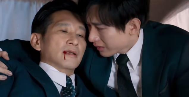 靳东护着、王劲松宠着,长得不帅气却让大咖轮流作配,他啥来头?