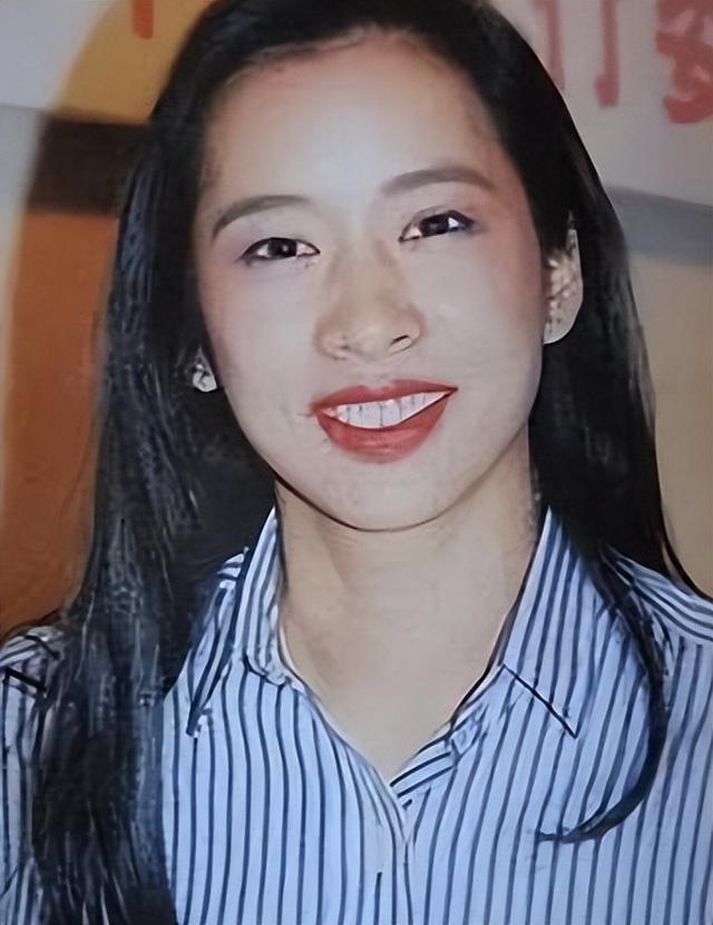 朱玲玲嫁罗康瑞被分手,这次低调再回霍家,霍震霆态度发生转变